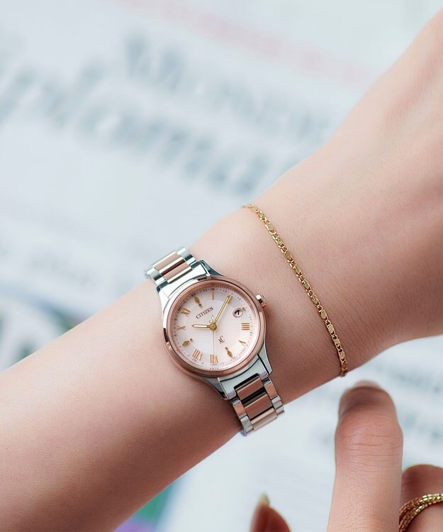 CITIZEN 【xC】北川景子 広告着用モデル エコ・ドライブ電波時計 サクラピンク 軽量 サクラ色