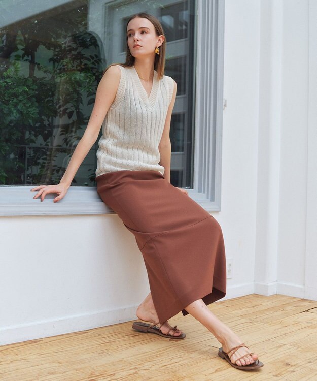 BEIGE， OPTICAL /  ペーパーヤーン Vネックリブニット Ecru