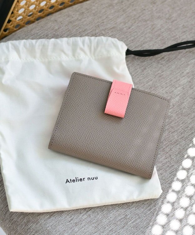 Atelier nuu 【石岡真実コラボ別注カラー】noble 二つ折れウォレット プリティウーマン×グレージュ