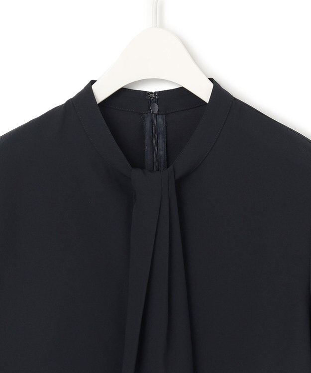 ICB L 【接触冷感・UVケア・速乾・洗える】BackSatinAmunzen  5分袖スカーフタイブラウス ネイビー系