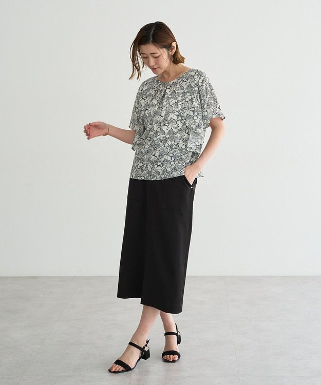 YECCA VECCA ラインフルーツ柄ラッフルブラウス Black