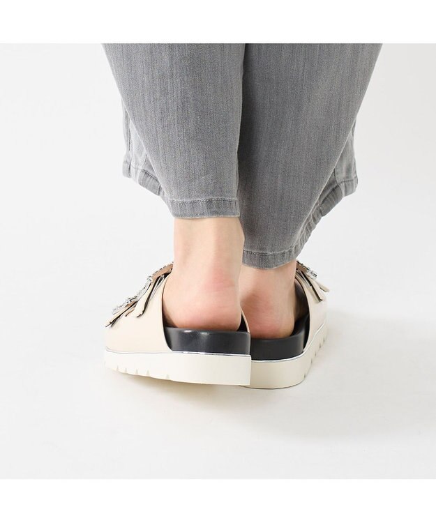 MODE ET JACOMO <carino>厚底ビジューバックルサンダル アイボリー