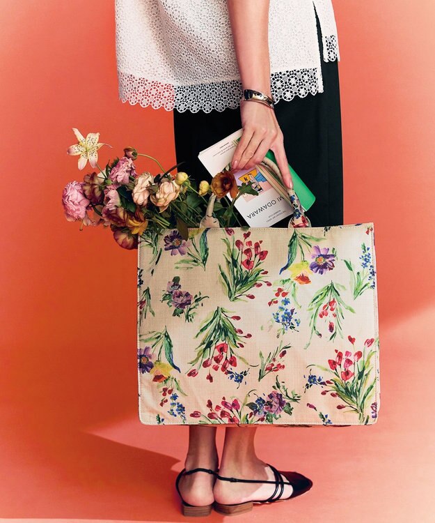 自由区 ペイントタッチフラワートート バッグ アイボリーベース