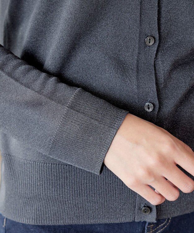 Tiaclasse L Vネックラメニットシアーカーディガン チャコールグレー