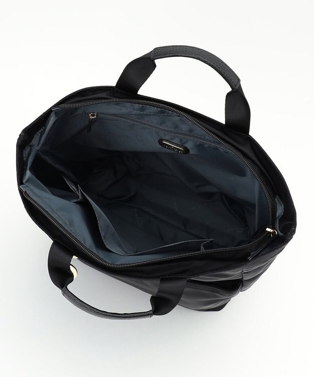 LA BAGAGERIE チャーム付き　ナイロンスクエアリュック ブラック