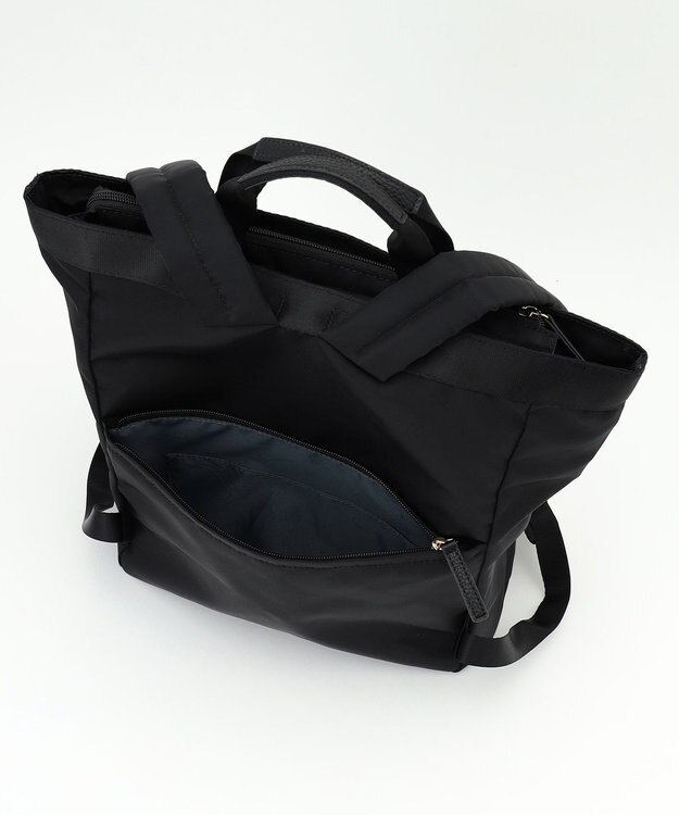 LA BAGAGERIE チャーム付き　ナイロンスクエアリュック ブラック