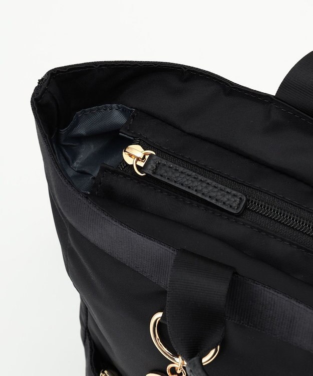 LA BAGAGERIE チャーム付き　ナイロンスクエアリュック ブラック