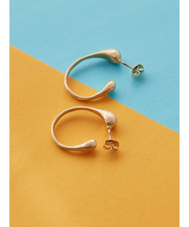 AMERICAN HOLIC 変形フープメタルピアス Gold