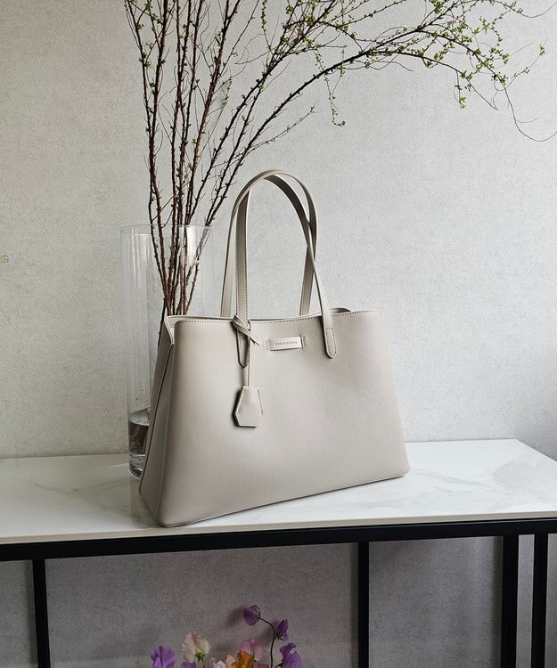 style code 【MERCURYDUO/マーキュリーデュオ】通勤、通学、リクルート両アオリポケットA4トートバッグ　キーチャーム付 グレージュ