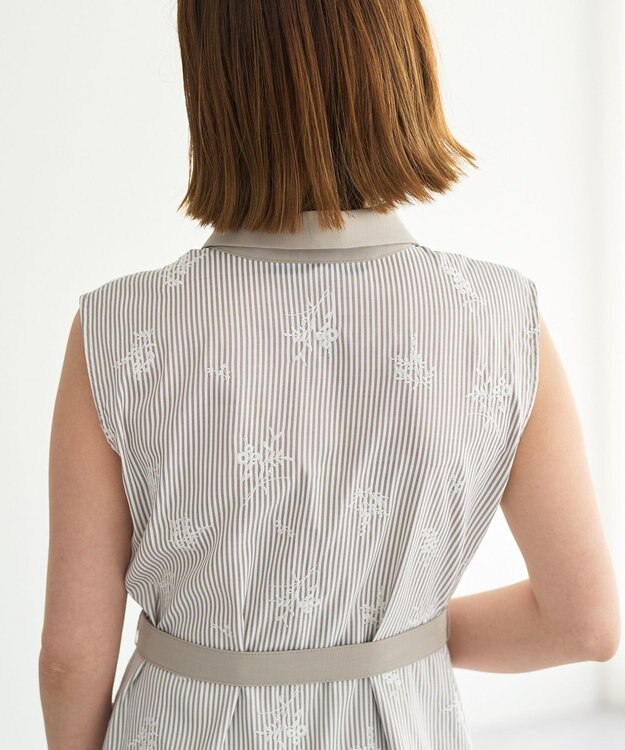 YECCA VECCA ストライプ柄フラワー刺繍ワンピース Beige