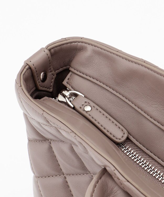 J.PRESS LADIES 【A4サイズ収納可】キルティング トートバッグ ベージュ系