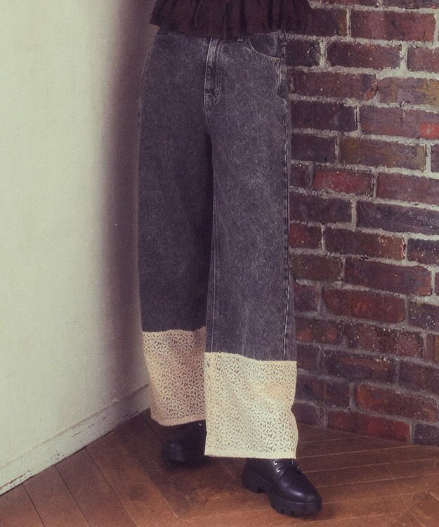 earth music&ecology 裾レースデニムパンツ Black