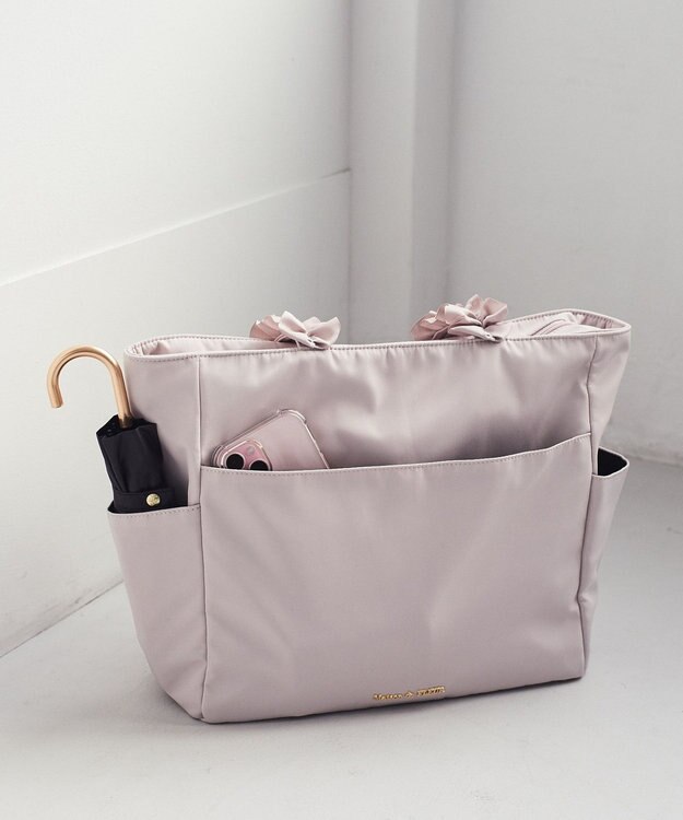 Maison de FLEUR 撥水加工フリルハンドルトートバッグ Grayish Pink