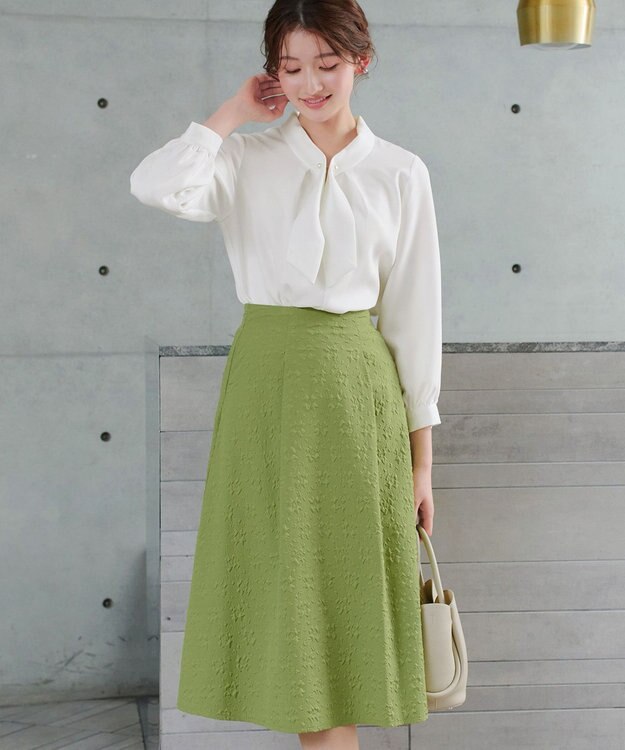 Tiaclasse L 取り外しパール付きボウタイブラウス オフホワイト