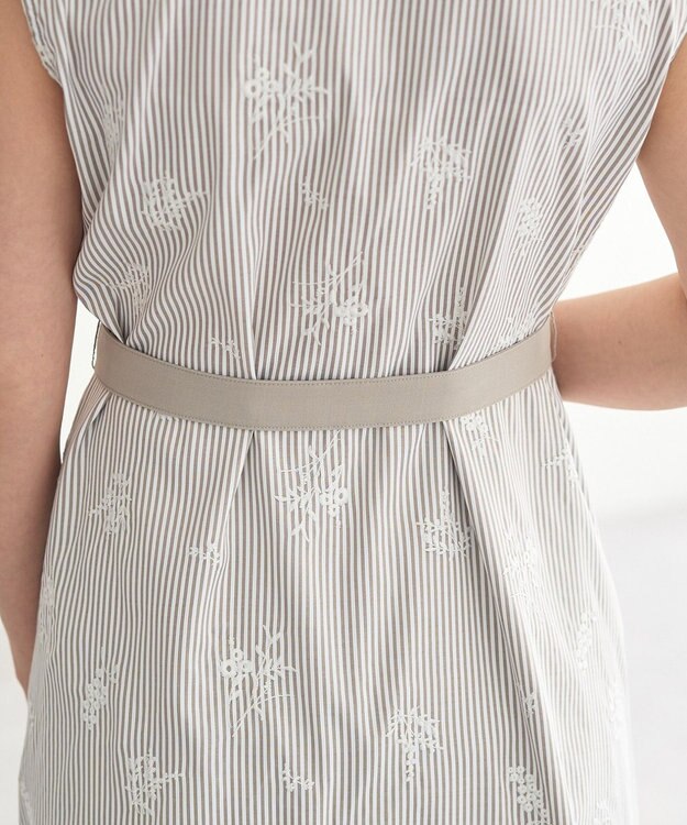 YECCA VECCA ストライプ柄フラワー刺繍ワンピース Beige