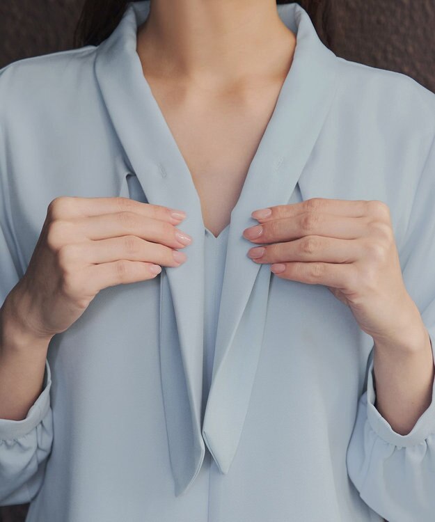 Tiaclasse L 取り外しパール付きボウタイブラウス サックス