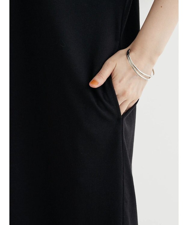 Green Parks 接触冷感　袖切替えカットワンピース Black