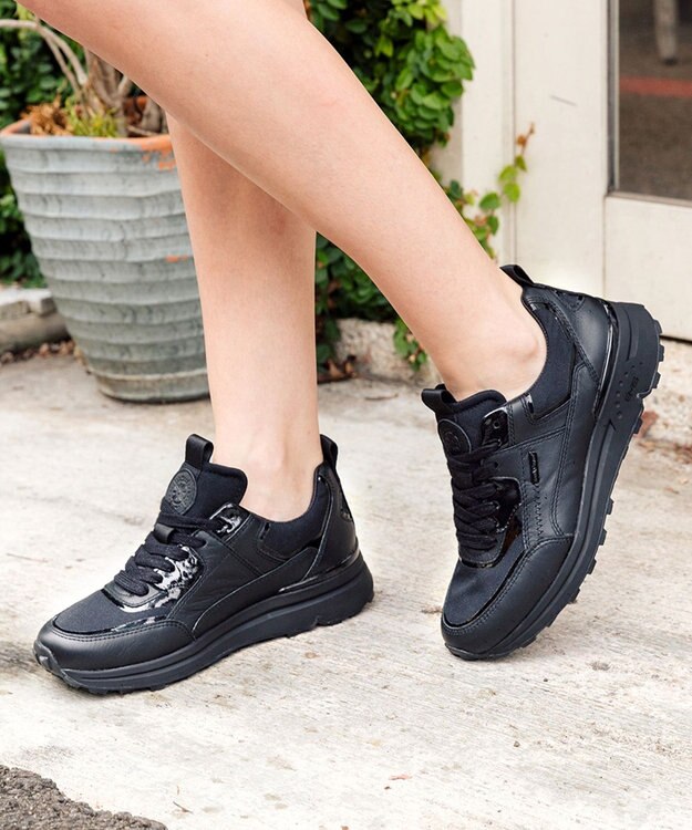 INTER-CHAUSSURES 【BUSSOLA】レースアップスニーカー ブラック