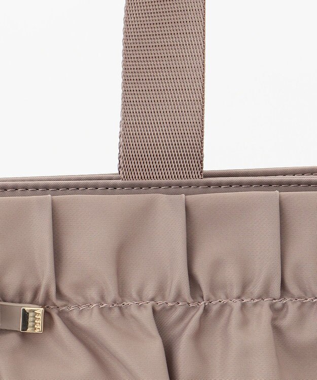 TOCCA ENSEMBLE NYLONBAG L バッグ L ベージュ系