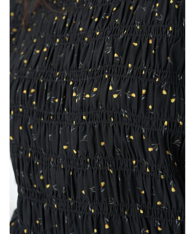 earth music&ecology 花柄パフスリシャーリングブラウス Black