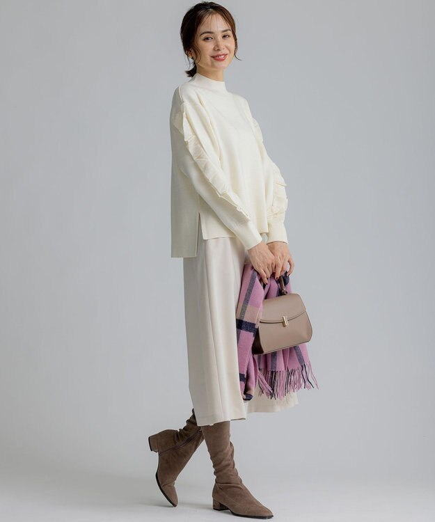 組曲 【WEB限定】袖フリル付きニットプルオーバー アイボリー系