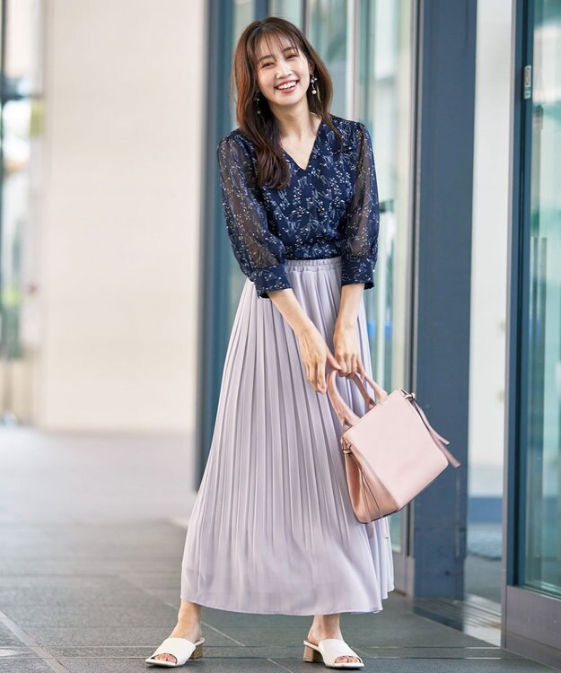 Tiaclasse 【洗える】花柄Vネックブラウス ネイビー