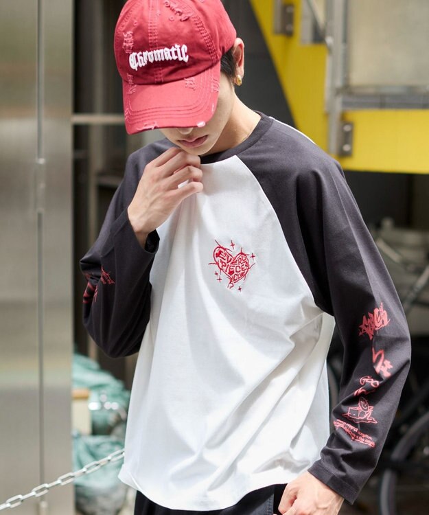 WEGO 【ユニセックス着用ITEM/MLサイズ展開】スリーブロゴグラフィックラグランT（LS） ブラック