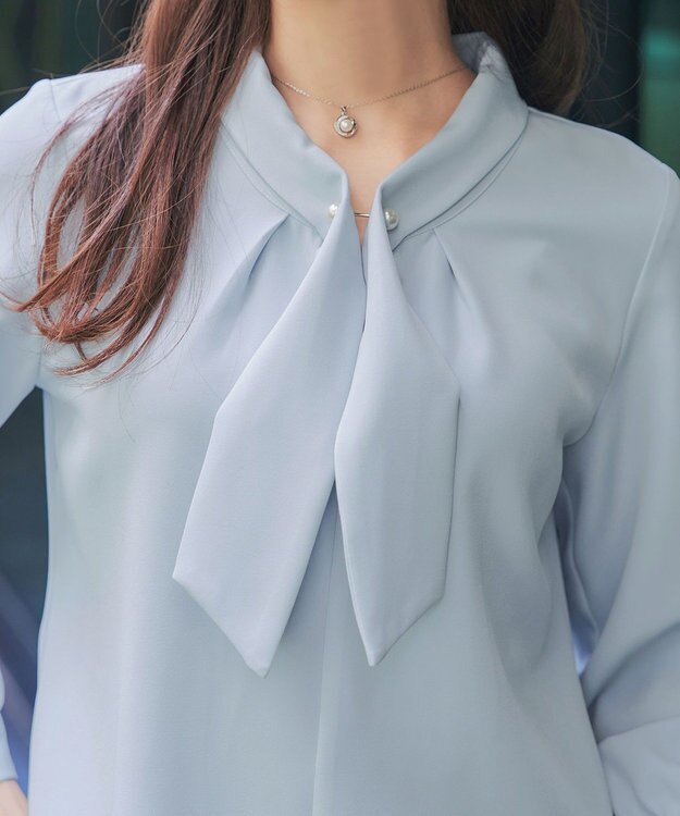 Tiaclasse L 取り外しパール付きボウタイブラウス サックス