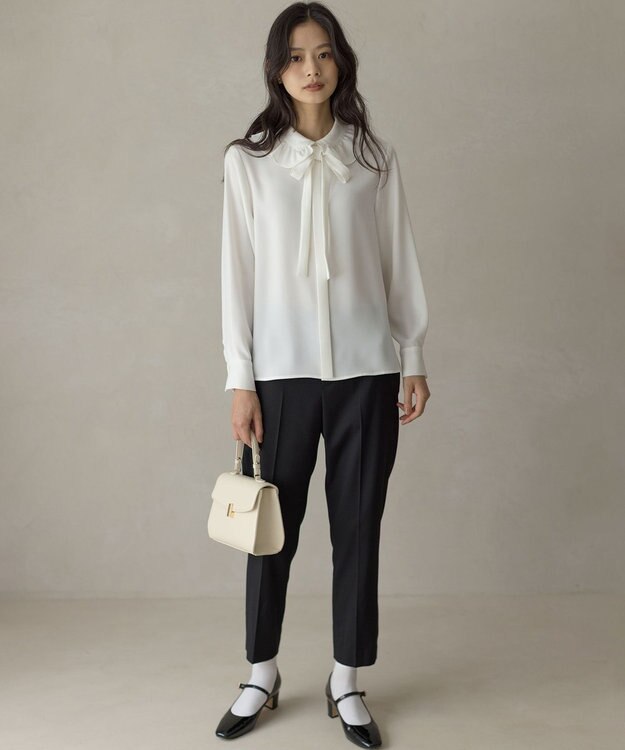 組曲 【WEB限定】ボウタイ付きフリルカラー ブラウス アイボリー系