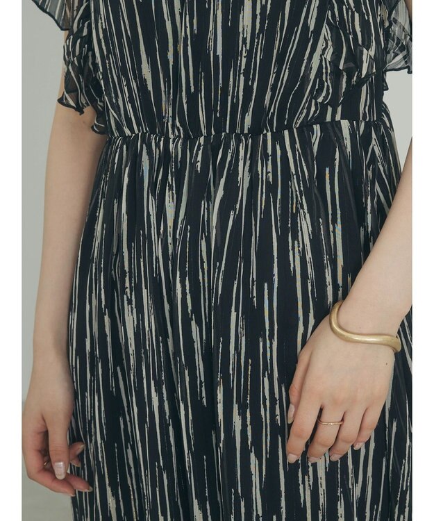 Green Parks ａ．肩フリルプリントワンピース Black