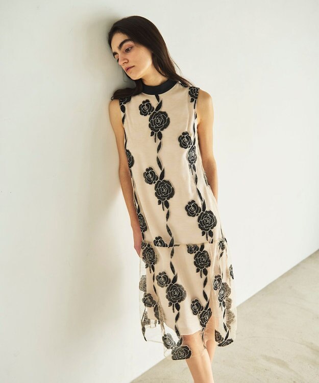 GRACE CONTINENTAL ハイネック刺繍ワンピース キナリ