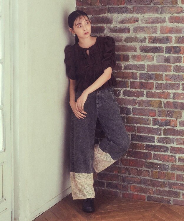 earth music&ecology 裾レースデニムパンツ Black