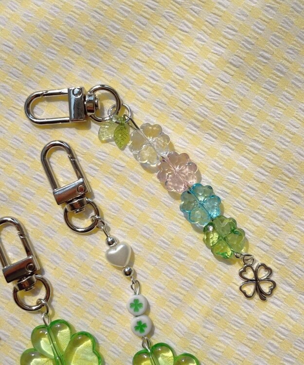 WEGO クローバービーズキーホルダー 柄4