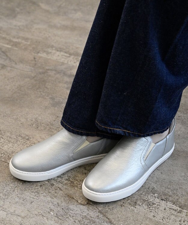 Pointer 本革スライドオンスリッポン シルバー