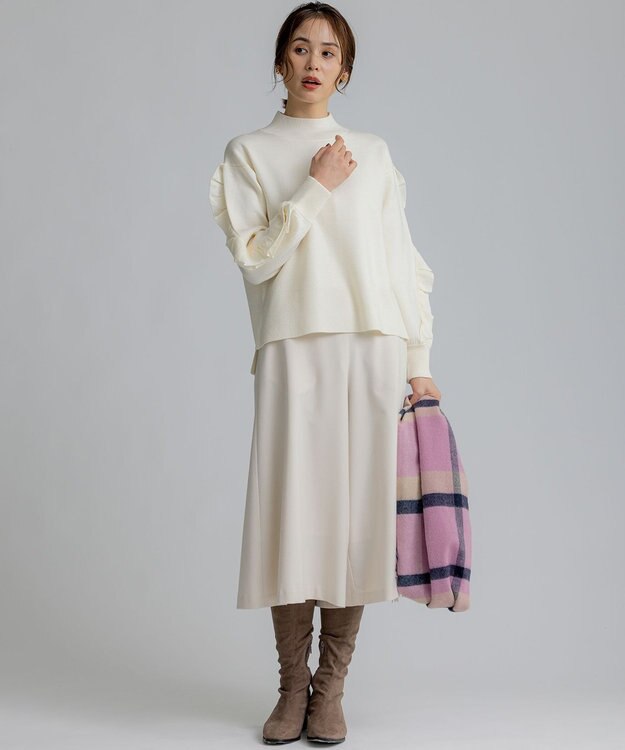 組曲 【WEB限定】袖フリル付きニットプルオーバー アイボリー系