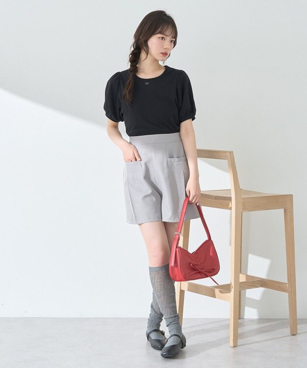 earth music&ecology ロゴプレート付きパフスリーブプルオーバー Black