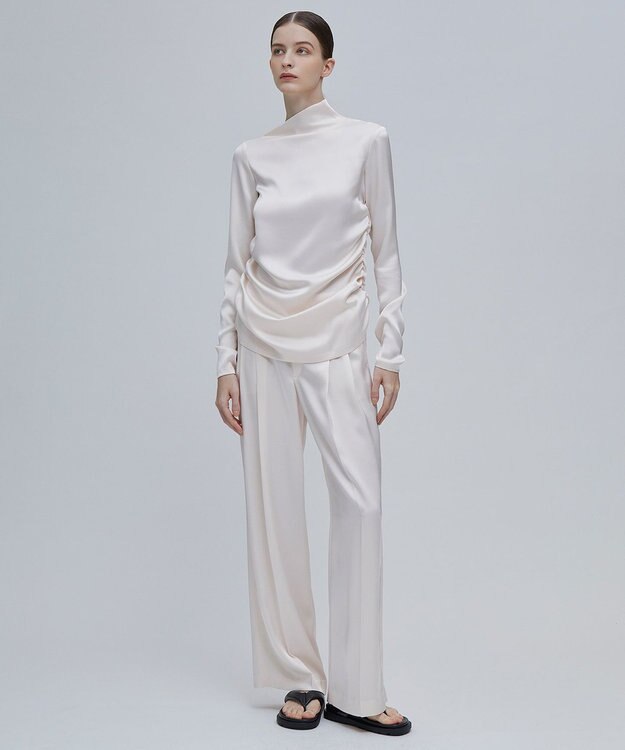 BEIGE， GINETTE / シャーリングブラウス Nude