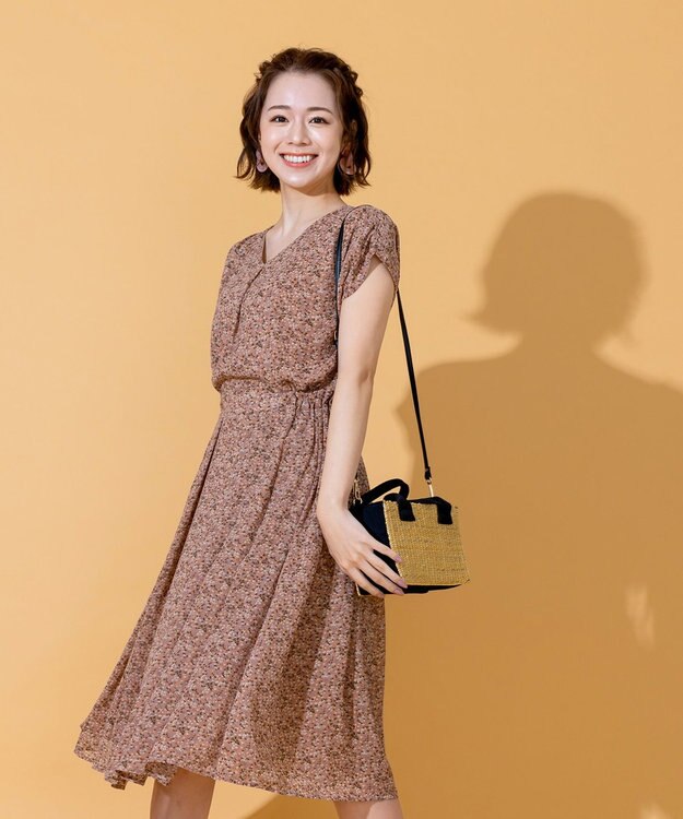 Tiaclasse L 【洗える】程良い透け感のシフォン花柄フレンチワンピース ダスティピンク