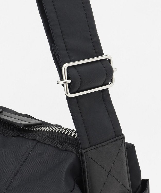 Y'SACCS 【Y'SACCS Gene Line】ヴァール ショルダーバッグ ブラック