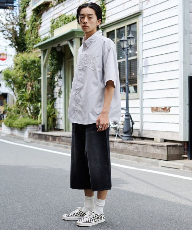 WEGO 【ユニセックス着用ITEM】オックスフォードダメージアップリケシャツ（SS） グレーストライプ