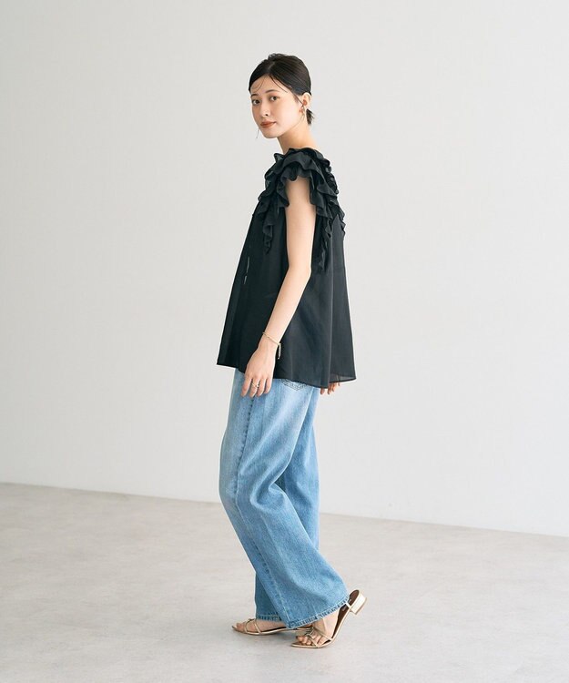 YECCA VECCA ラッフルVネックブラウス Black