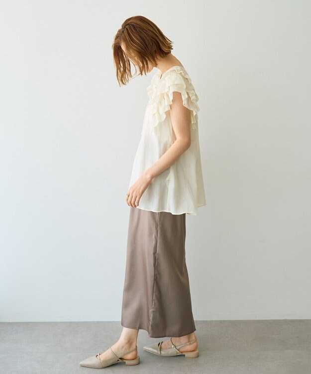 YECCA VECCA ラッフルVネックブラウス Black