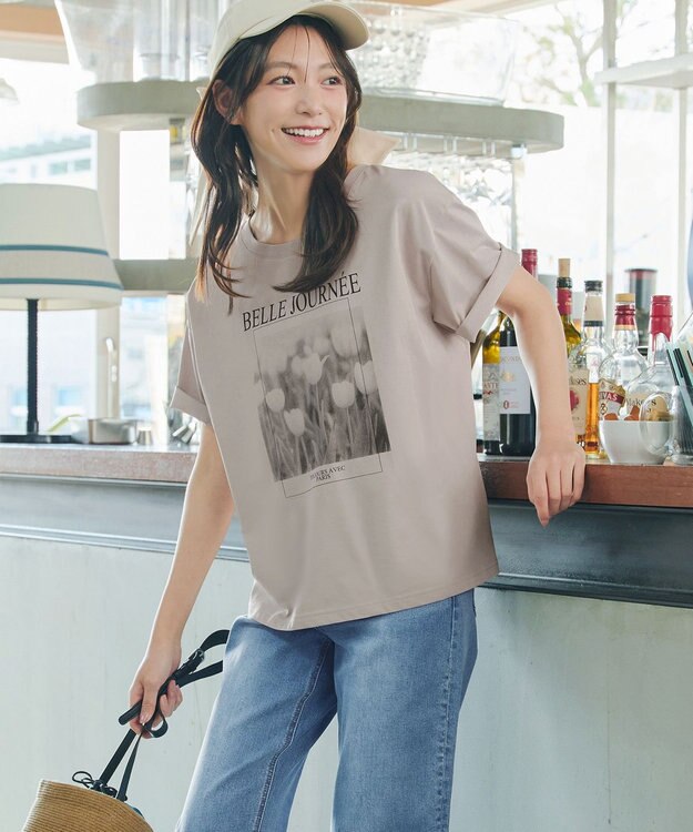 Tiaclasse 【おのののかさん着用】「サマケア」グラフィックプリントTシャツ グレージュ