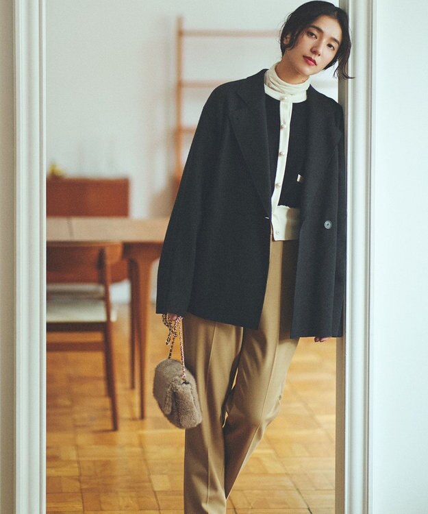 組曲 L 【WEB限定色あり】ELENA パールボタン ニットジャケット ブラック×オフ系1