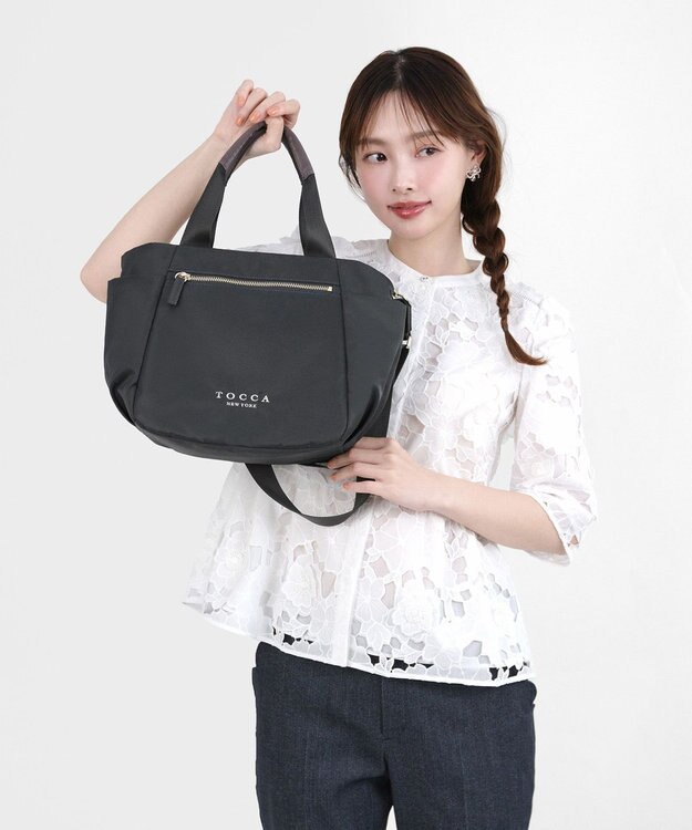 TOCCA 【サスティナブル素材・撥水・WEB＆一部店舗限定】NUOTO NYLON TOTE トートバッグ グレージュ