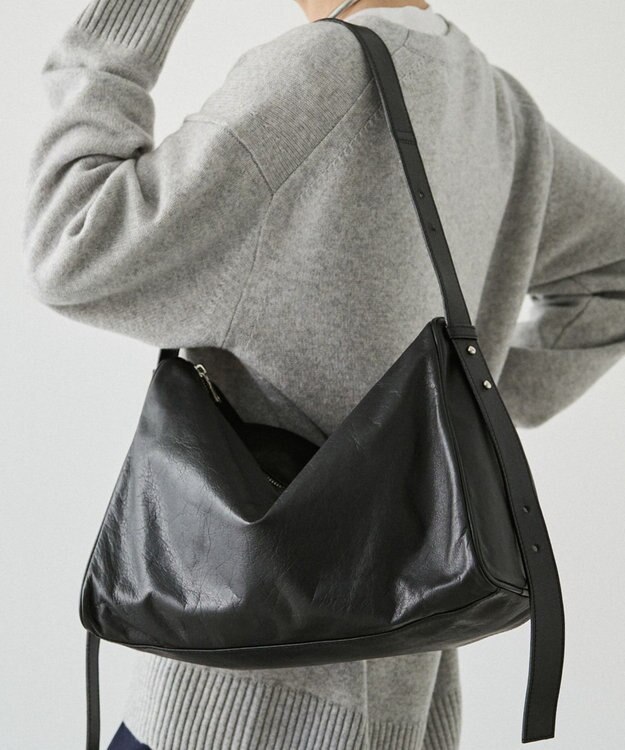 russet トライアングルショルダーバッグ(CE-1675) Black