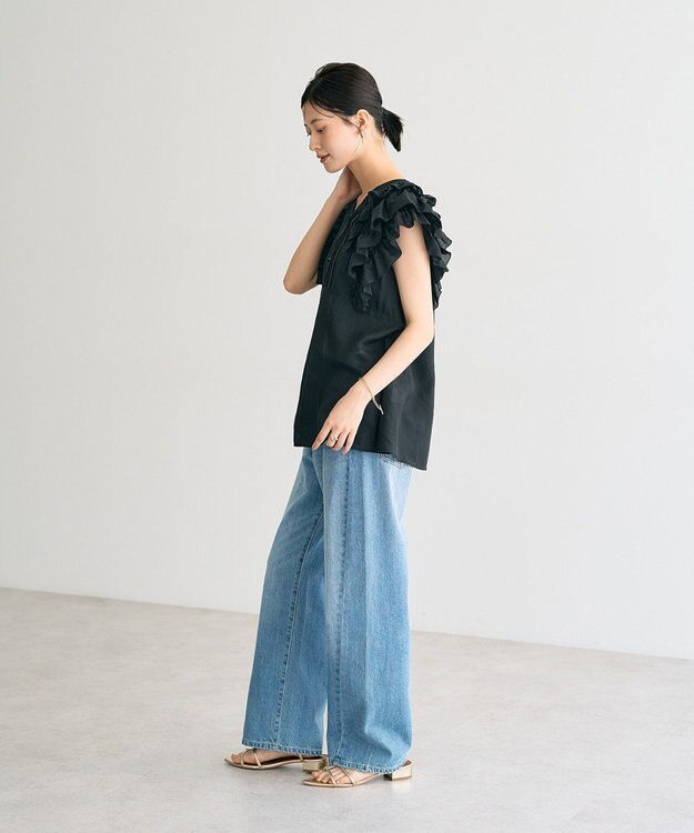 YECCA VECCA ラッフルVネックブラウス Black