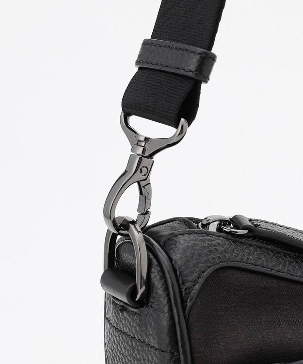 JOSEPH ABBOUD 【軽量/撥水素材】インターレースハーフムーンバッグ ダークブラウン系