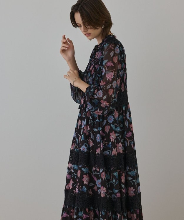 GRACE CONTINENTAL サラサプリントティアードワンピース ブラック