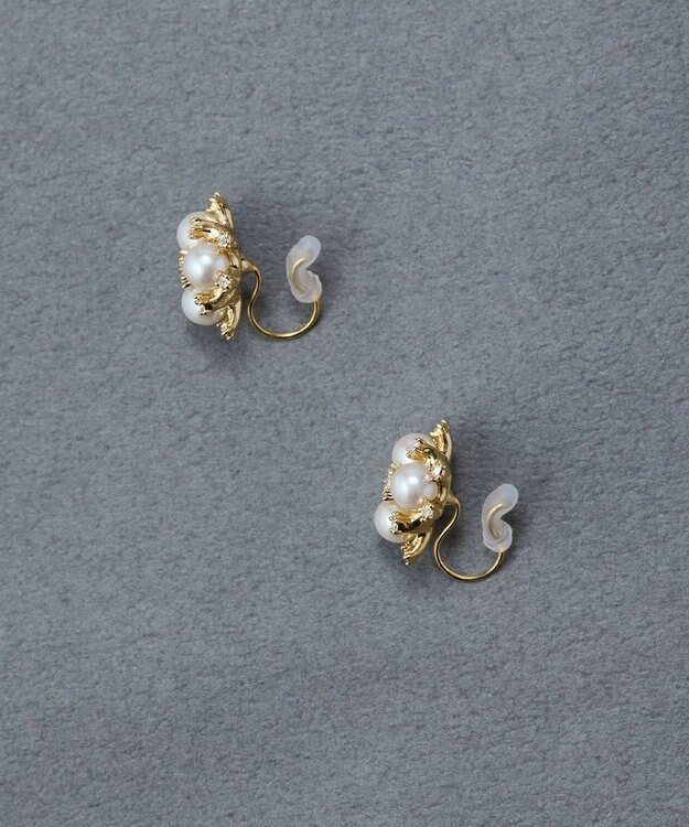 Phoebe 〈痛くないシリーズ/金属アレルギー対応〉パールブーケライトフィットイヤリング　小粒パール ホワイト